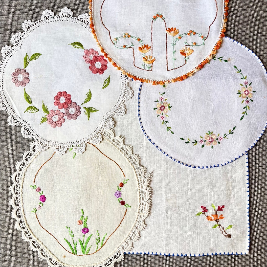 Embroidered Doily Bundle With 5 Assorted Vintage Doilies Etsy