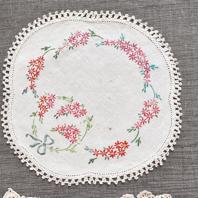 Embroidered doily bundle with 5 assorted vintage doilies, bundle for junk journals scrapbooks heirloom quilts crafts image 5