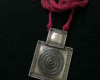 Traditionele antieke zilveren hangende ketting sieraden, 925 massief zilveren ketting sieraden, trendy mode-sieraden voor dames