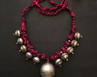 Traditionelle Rajasthani Antike Silber Vintage Halskette, Indische Silber Charm Halskette Boho Kollektion