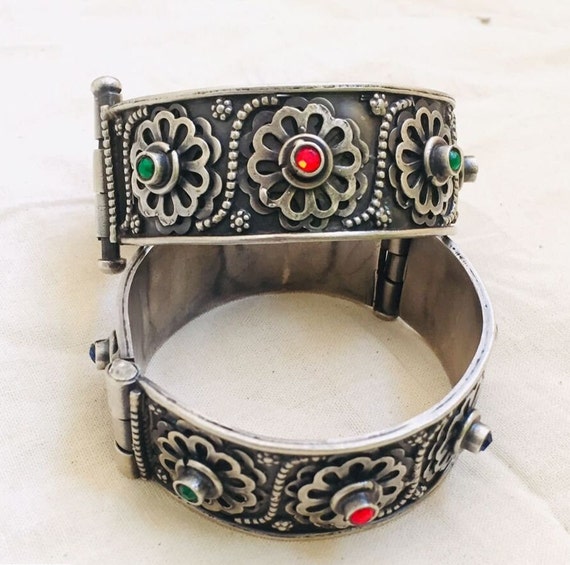 172 Grams Yes Solid Sterling Vintage Navajo Number 8 Turquoise Native American Jewelry Silver Bracelet 172 Grams Yes Solid Sterling Vintage Navajo Number 8 Turquoise Native American Jewelry Silver Bracelet