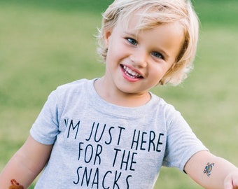 Toddler Shirt – I’m Just Here for the Snacks, Funny Kids T-Shirt, Unisex Graphic Tee for Boys or Girls, Cute Snack Time Outfit
