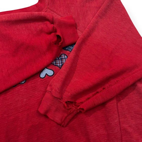 VTG 80s Thrashed Heart Patchwork Red Raglan Sleev… - image 4