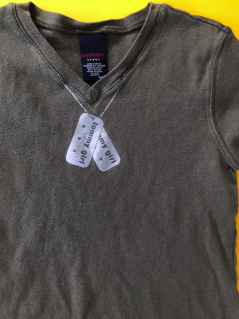 Y2K Tommy Jeans Dog Tag Graphic Tee Army Green Silver Tommy Girl V Neck 2000s 00s Vintage Small S