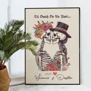 Op de afbeelding: Een huwelijksaankondiging met een stel skeletten gekleed in trouwkledij. De skeletten kussen elkaar en de tekst luidt "Til Death Do Us Part..." met de datum "2024" en de namen "Winnie & Dexter".