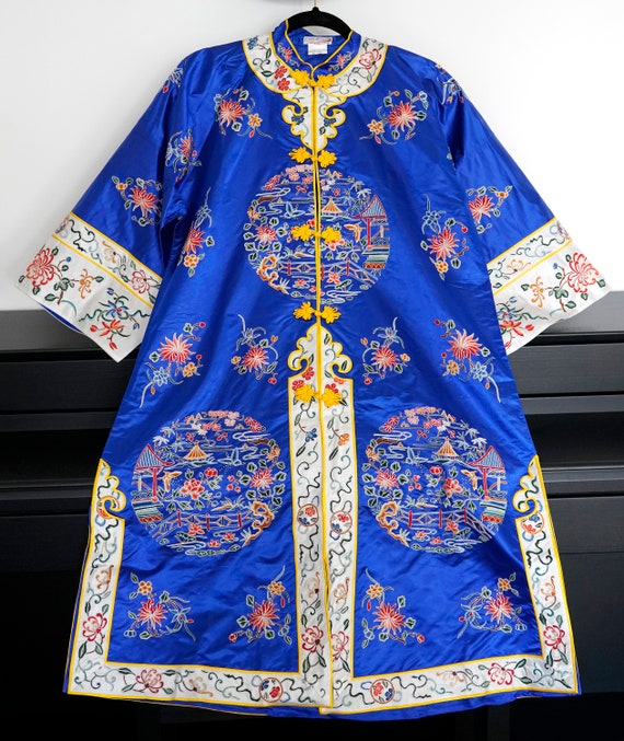 Antique/Vintage Chinese Silk Embroidered Robe/Coat