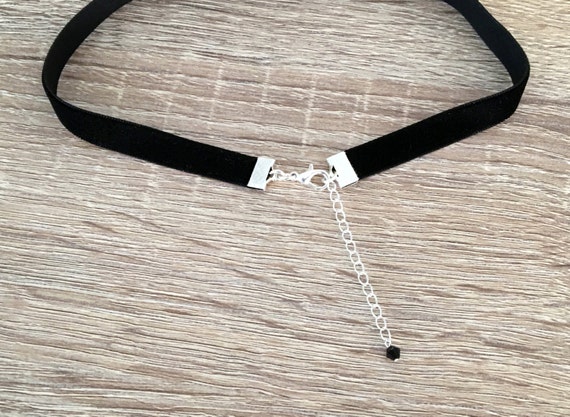 Modern Jewlry Black Choker Necklace Simply Design One Single Simulated