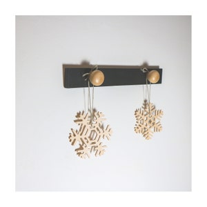 2 pegs mini rack for hallways, kitchens, bathrooms.