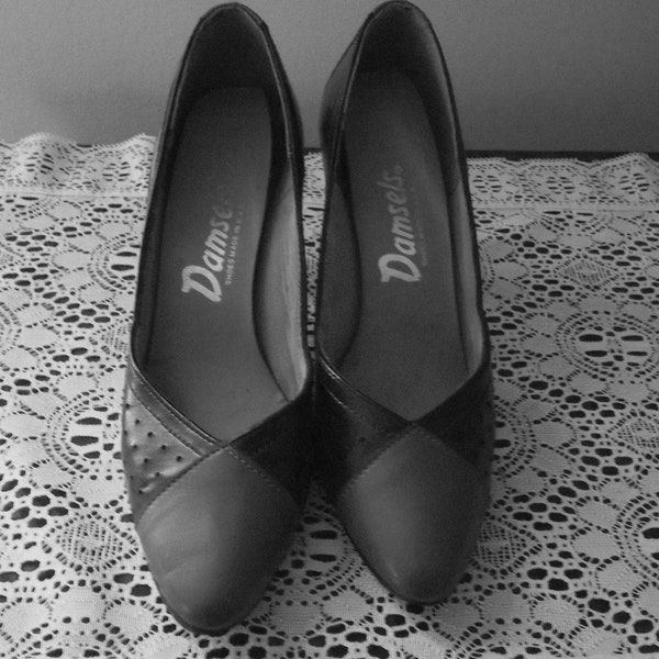 Black & Gray High Heeled Pumps, Size 7.5, Vintage Damsels