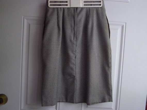 Tailored Black& White Hounds-tooth Skirt by Jenni… - image 3