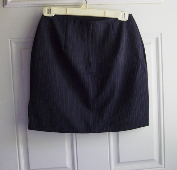Classic Navy Pin-Stripe Skirt Suit, Sz. 7, Star C… - image 5