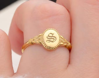 Vintage Patern Signet Ring Gothic Initial: 18K Gold Old English Personalized Ring