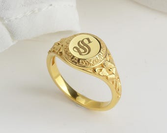 Vintage Floral Patern Victorian Signet Ring Gothic Initial: 18K Gold Old English Personalized Ring