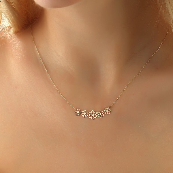 Gold Daisy Necklace • 14k Gold Daisy Necklace • Gold Flower Necklace • Dainty Flowers Necklace • Gold Daisy Necklace • Dainty Gold Necklace