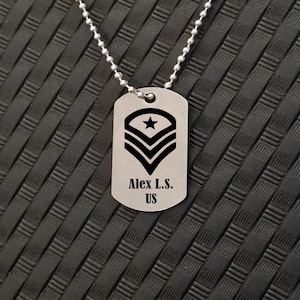 Stab Sergeant, Armee, Herren Halskette, Halskette Charm, Spielkarten, Geschenk für Vater, graviertes Geschenk, Vater Geschenk Botschaft, gravierte Zitate