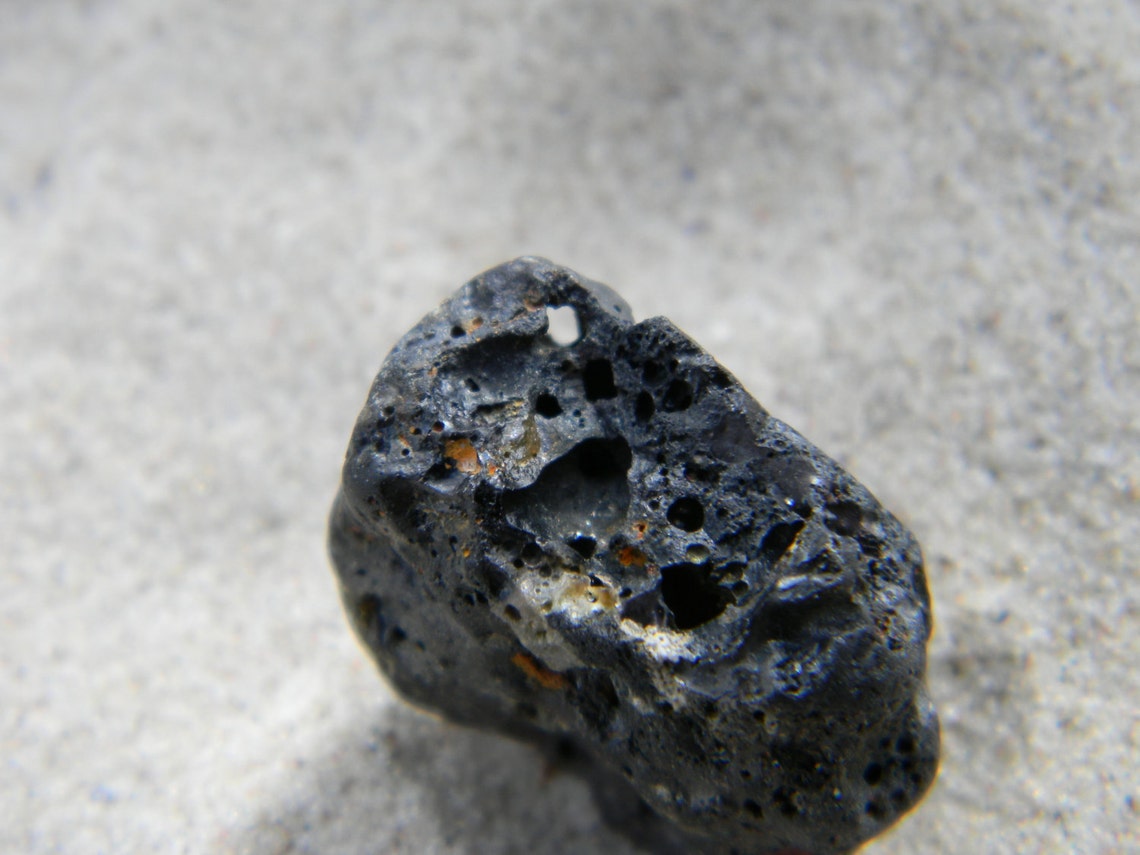 Black Naturally Finished Pendant Sea Stones,beach Stones,sea Stone