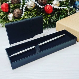 Visitekaartje geval set met zilveren kleur pen Visitekaartje houder zwart kleur roestvrij staal Leer kan worden gepersonaliseerd Aangepast verzoek