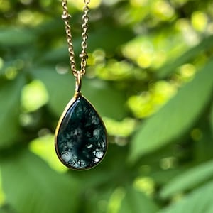 Drop Moss Agate Pendant On a Long Satellite Chain