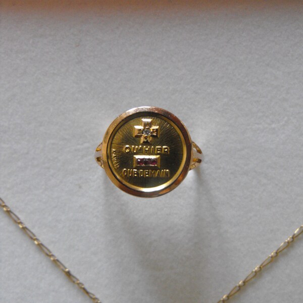 Ring + medal + chain 18K Gold signed A.Augis