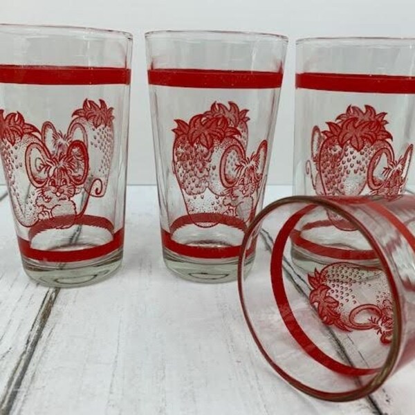 Vintage Set of 4 Glasses with Mouse and Strawberry Motif, MCM Glasses with Mouse and Strawberry, Strawberry and Mouse Motif Glass Tumblers