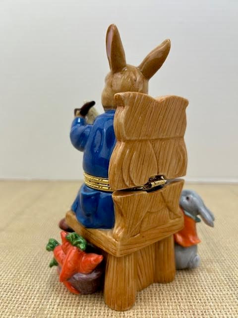 CWC Papa Bunny Reading Newspaper Hinged Figurine, Hinged CWC Papa Bunny Reading Newspaper Hinged Figurine, Hinged