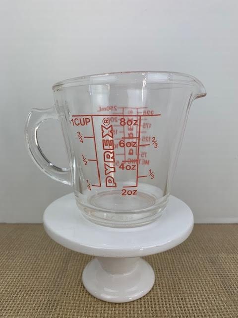 Cute Little Vintage Pyrex Glass Liquid Measuring Cup 1 Cup 8 Oz Measure Red  Lettering Hollow D Handle Pyrex 508 US and Metric Measurements 