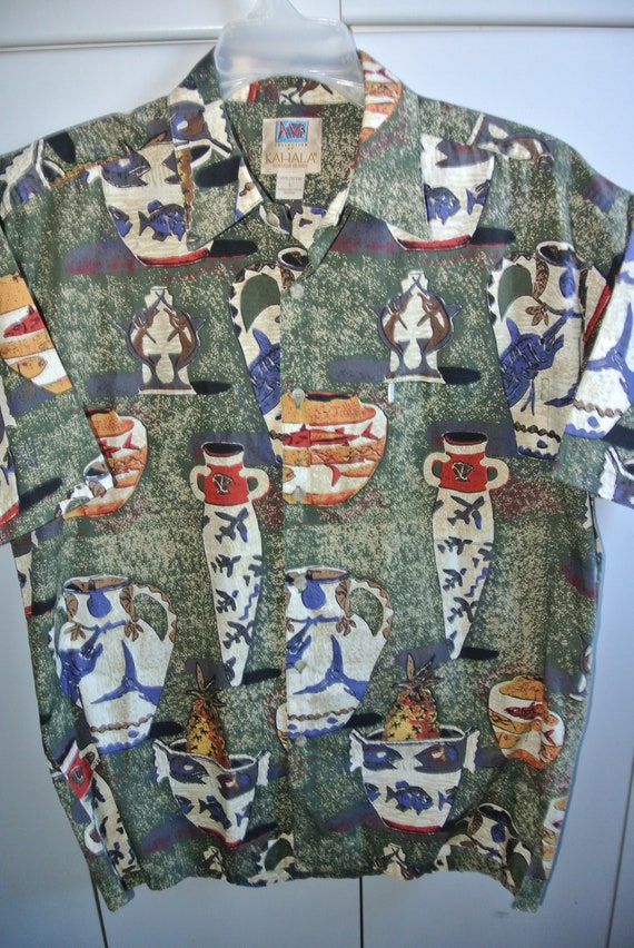 Kahala-Avi  Mens Large  Fabulous Bermuda Print on… - image 1