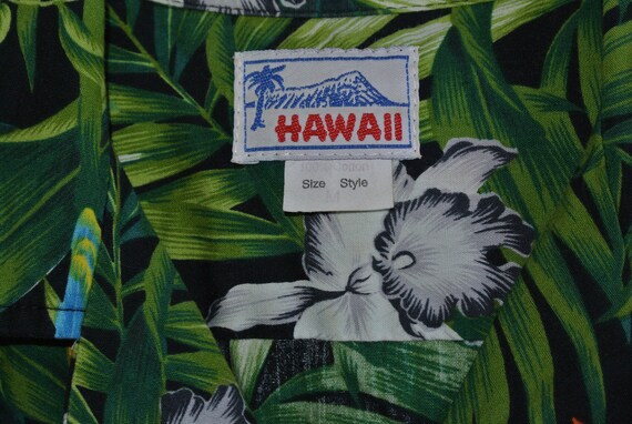 Hawaii  Mens Medium  Cockatiels & Parrots in the … - image 4