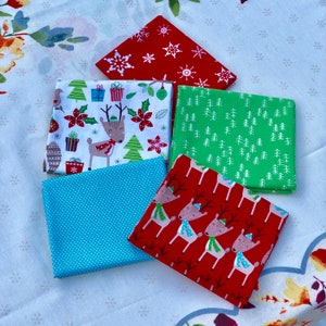 Merry Forest Friends 5 Fat Quarter Christmas Sampler  100% Cotton Quilting Fabric