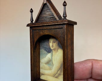 Niche picture frame F