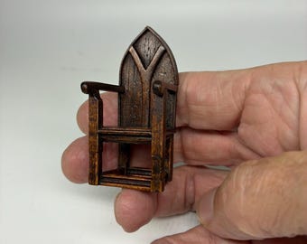 Medieval chair 1 /24th scale