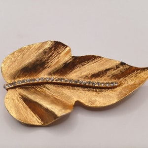 Vintage Signed TARA Pin Brooch 2.5" Gold Tone Leaf W/Rhinestones (F5)