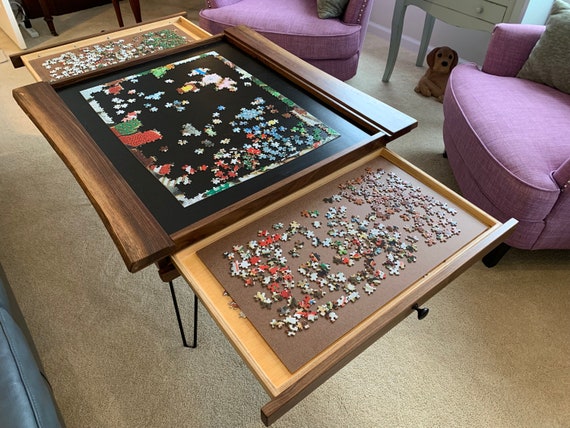 Le plateau de puzzle avec tiroirs
