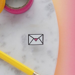 Pin de esmalte de carta de amor
