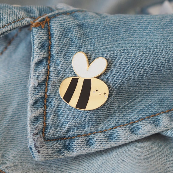 Bee Enamel Pin - Etsy display picture 3