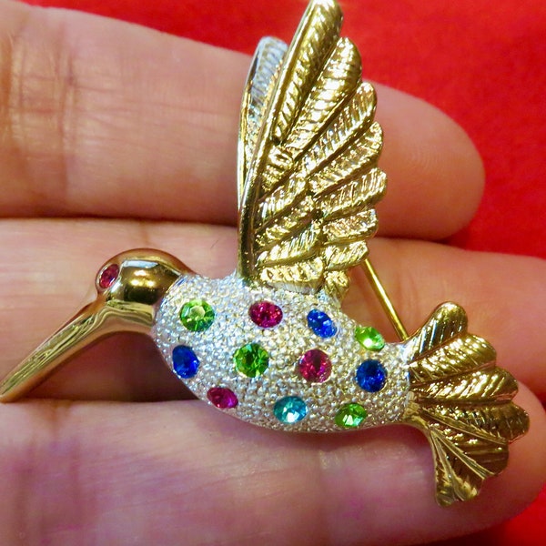 Beautiful Premiere Design PD Signed Textured Gold Silver Tone SWAROVSKI Crystal Hummingbird Figural Bird Brooch Pin Vintage Costume Jewelry