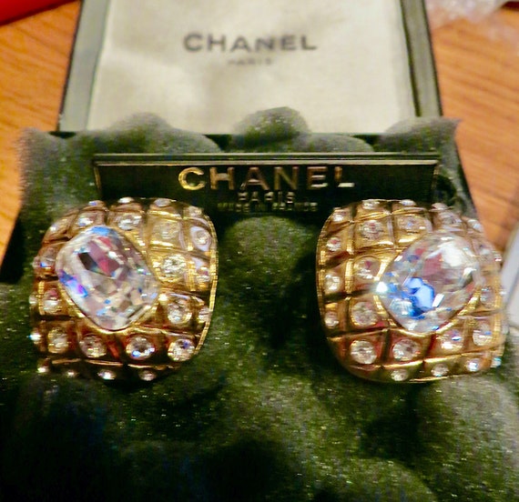 CHANEL Bold Rhombus ICE Crystals Quilted Gold Plated Vintage -  Finland