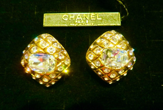CHANEL Bold Rhombus ICE Crystals Quilted Gold Pla… - image 3