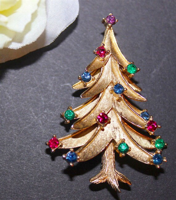Vintage CROWN TRIFARI Signed Christmas Tree Pin H… - image 6
