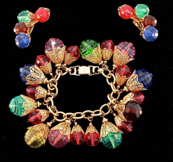 Rare NAPIER Signed East Indian Faceted Lucite Jewel Tone Charm