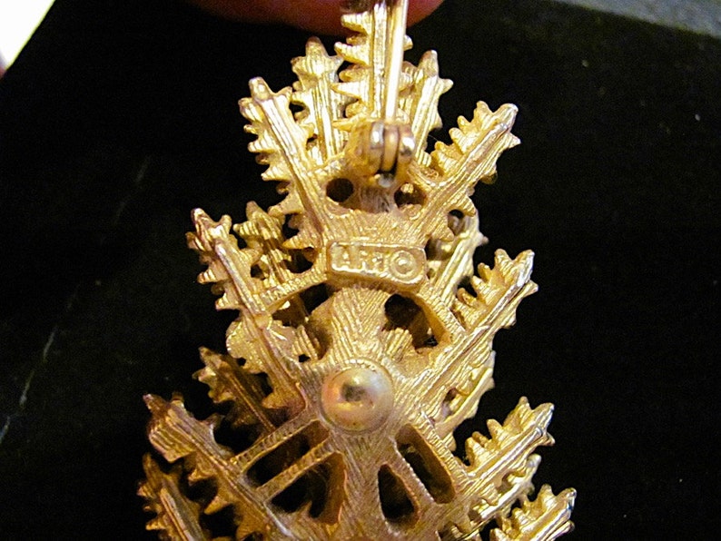 Mid Century ART Signed Gold Tone /& Multi Rhinestone Christmas Tree Brooch Pin Vintage Holiday Collectible Costume Jewelry Book Piece