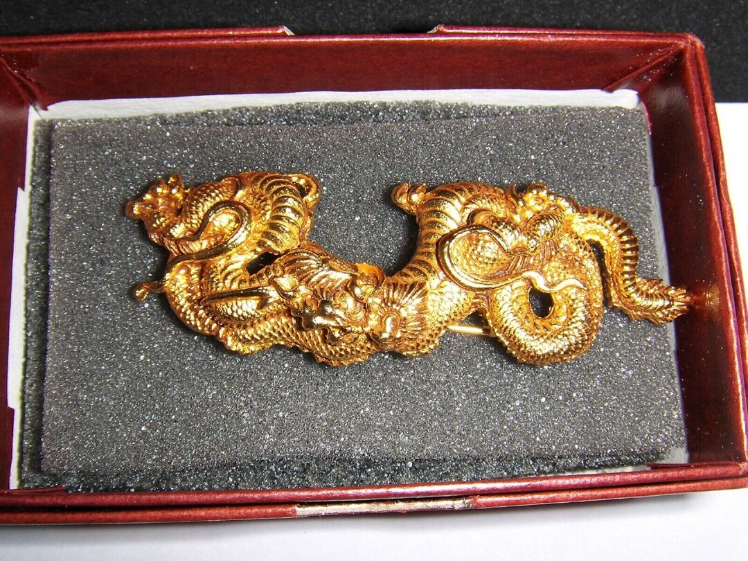 【極希少】ALVA MUSEUM REPLICAS ブローチ 龍 ゴールドカラー ALVA MUSEUM Signed Gold Plated Figural Fighting DRAGON Pin