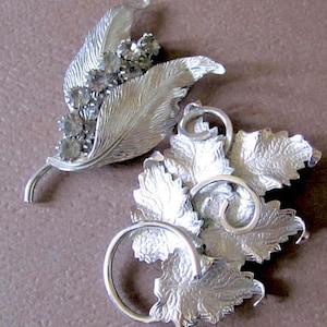 Vintage Two (2) JUDY LEE Signed Brooch Pins Silver Tone Clear Rhinestone Leaf Clover High Fashion Estate Women&#39;s Art Nouveau Costume Jewelry