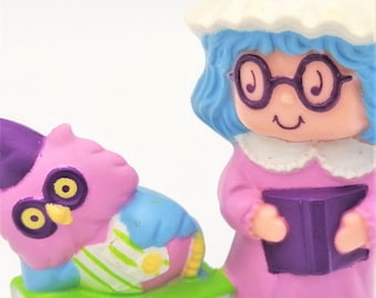 Rare Strawberry Shortcake PLUM PUDDIN &  Elderberry Owl Books Vintage Kenner 1984 Mini Miniature Collection PVC 2" Figure New Old Stock