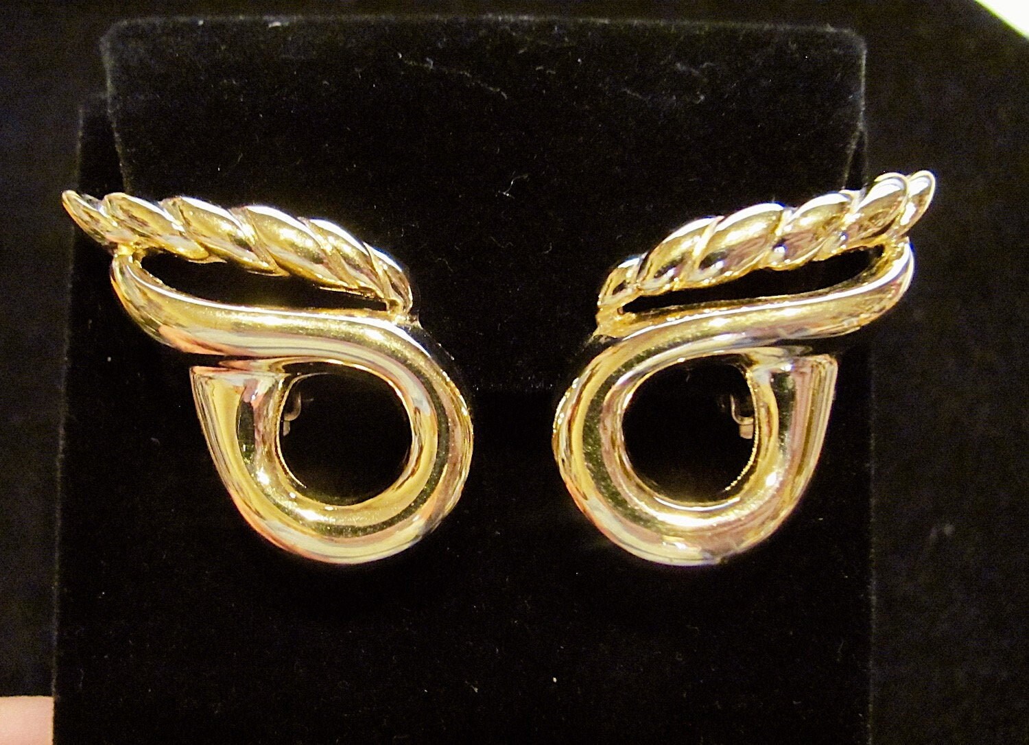 ジバンシー GIVENCHY gold tassel pierce レディース