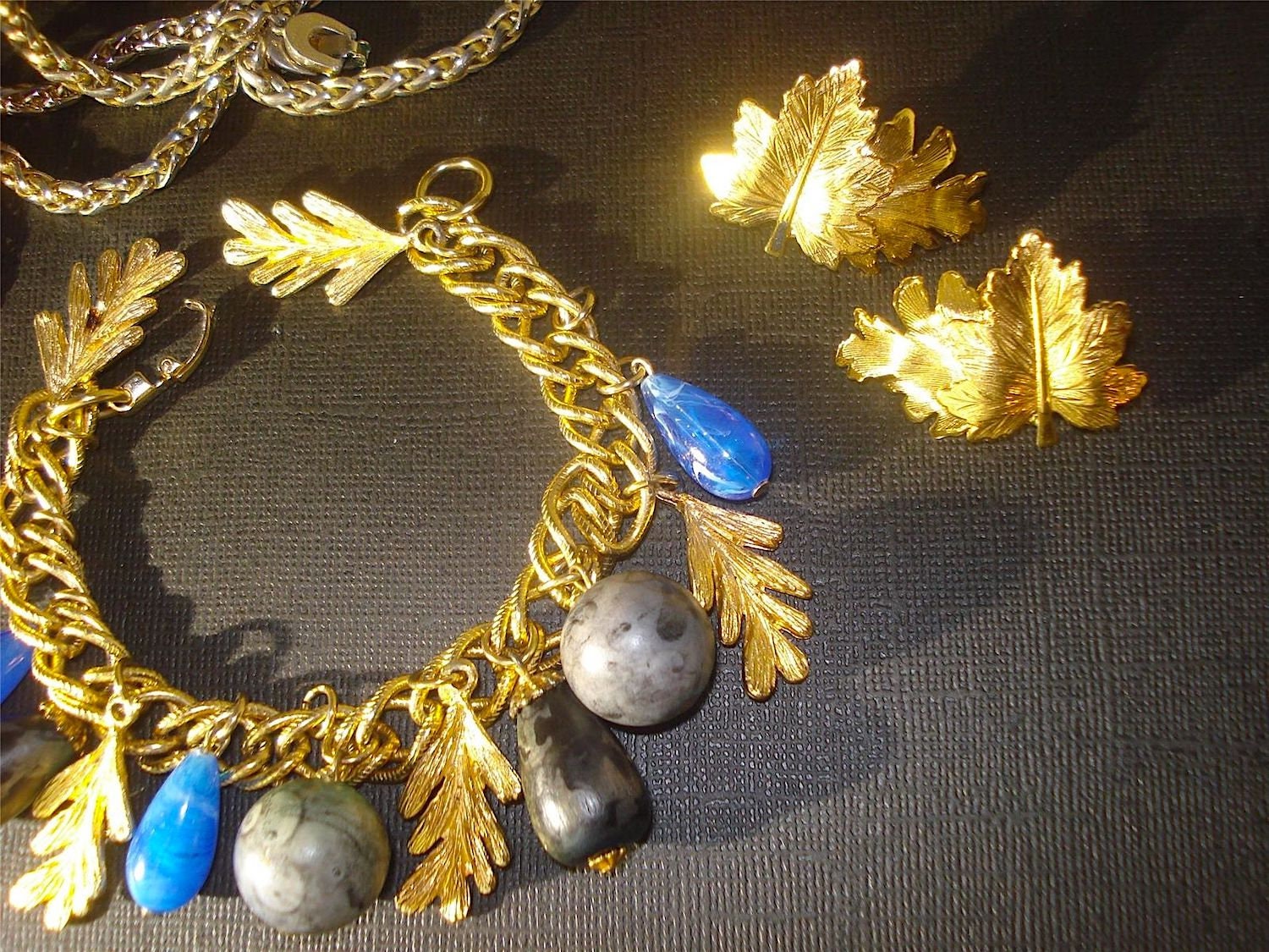 Vintage Napier Signed Jewelry Lot Gold Tone Maple Leaf Clip Vintage Napier Signed Jewelry Lot Gold Tone Maple Leaf Clip