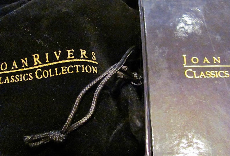 Iconic JOAN RIVERS Signed Multi Color Crystal Harvest BEE Pin Classic Collection Gold Tone Bee Bug Insect Brooch Women/'s Costume Jewelry Box
