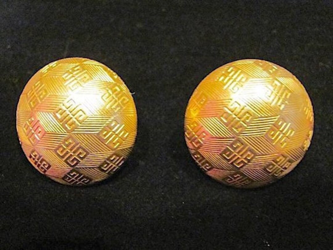 Rare GIVENCHY LOGO Designer Signed Gold Tone Domed Button  display picture 3