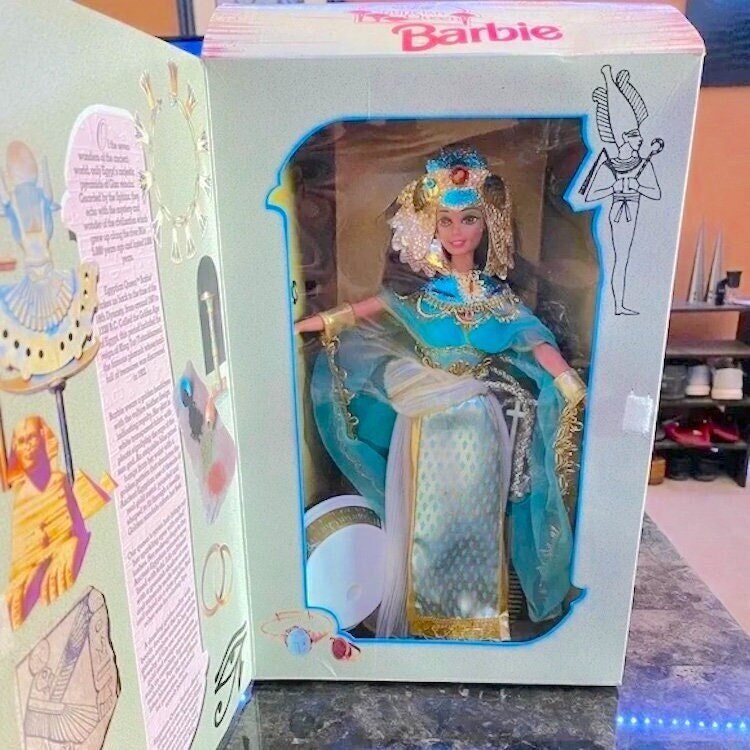 Vtg. 1994 Egyptian Queen Cleopatra BARBIE Doll The Great Eras