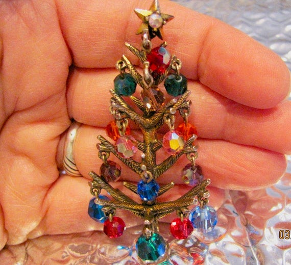 Rare HOLLYCRAFT Signed Christmas Tree Pin Danglin… - image 6